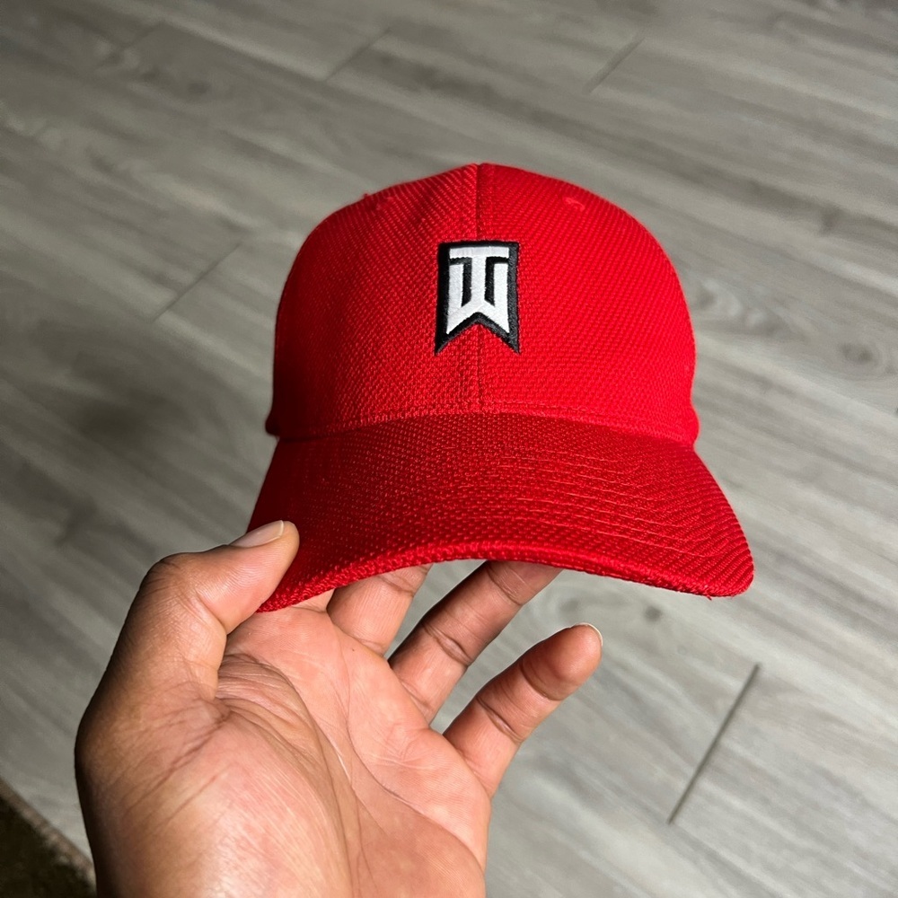 Nike Tiger Woods Golf Red Hat with Logo - Picture 1 of 10